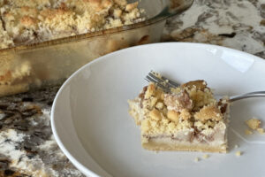 Caramelized pear crumble